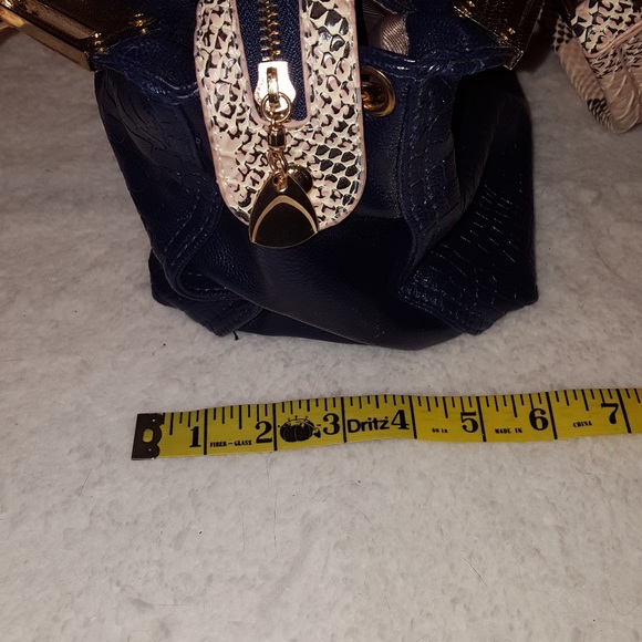 Handbag - Picture 5 of 6